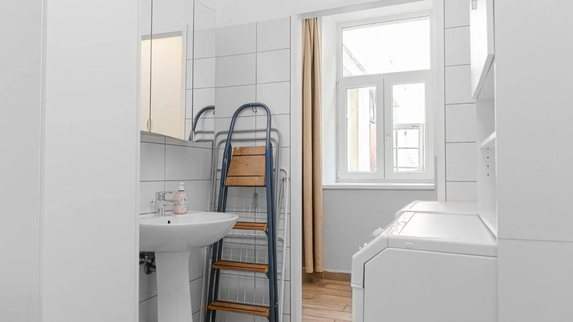 Lovely 2Br Shared Apartment, Enkplatz U3, 15Min To Center Vienna Austria