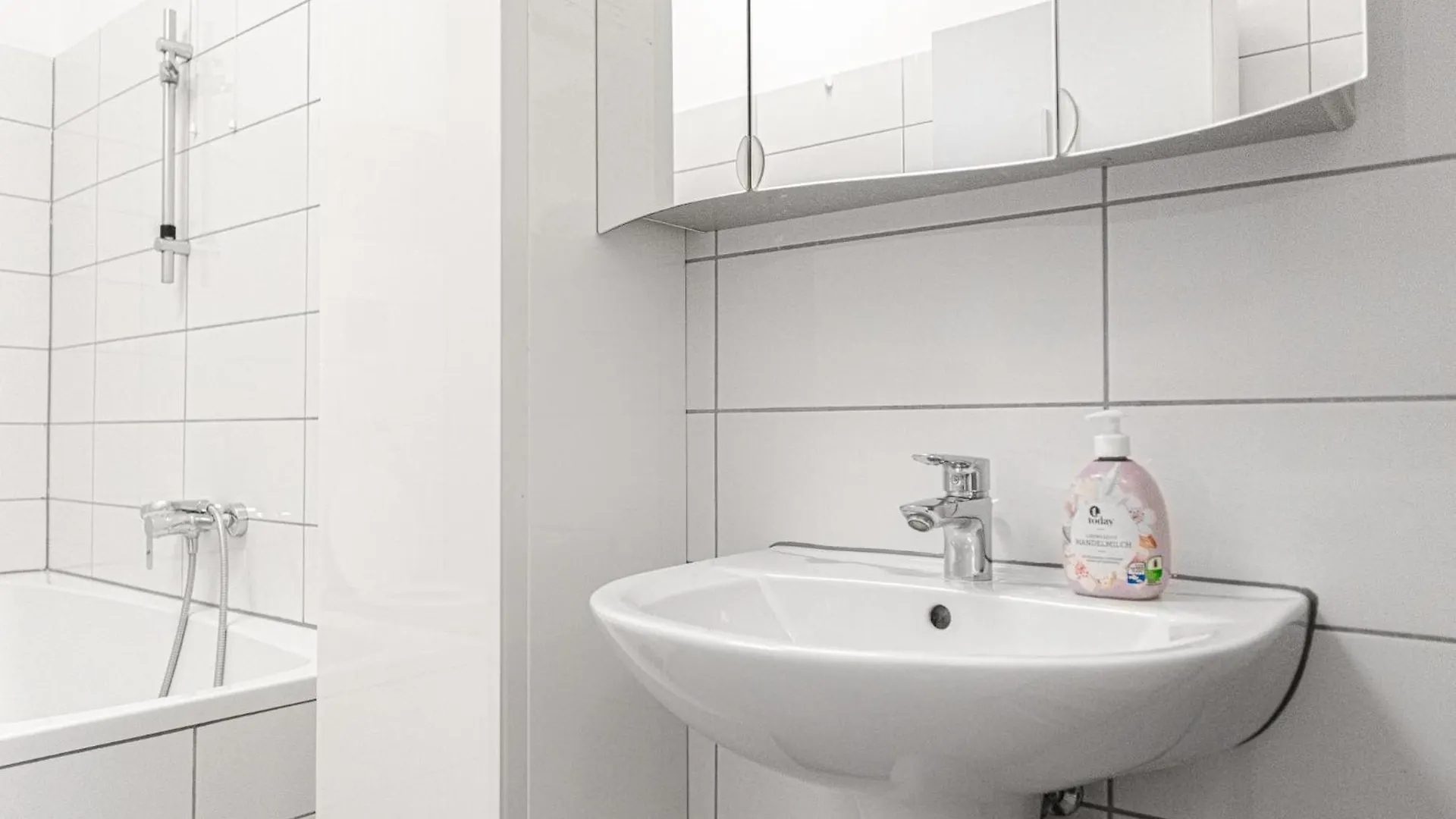 Lovely 2Br Shared Apartment, Enkplatz U3, 15Min To Center Vienna 0*,