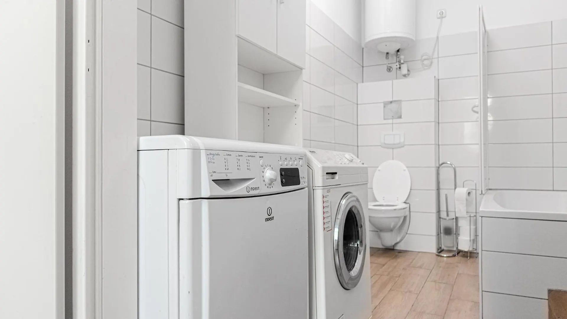 Lovely 2Br Shared Apartment, Enkplatz U3, 15Min To Center Viena 0*,  Austria