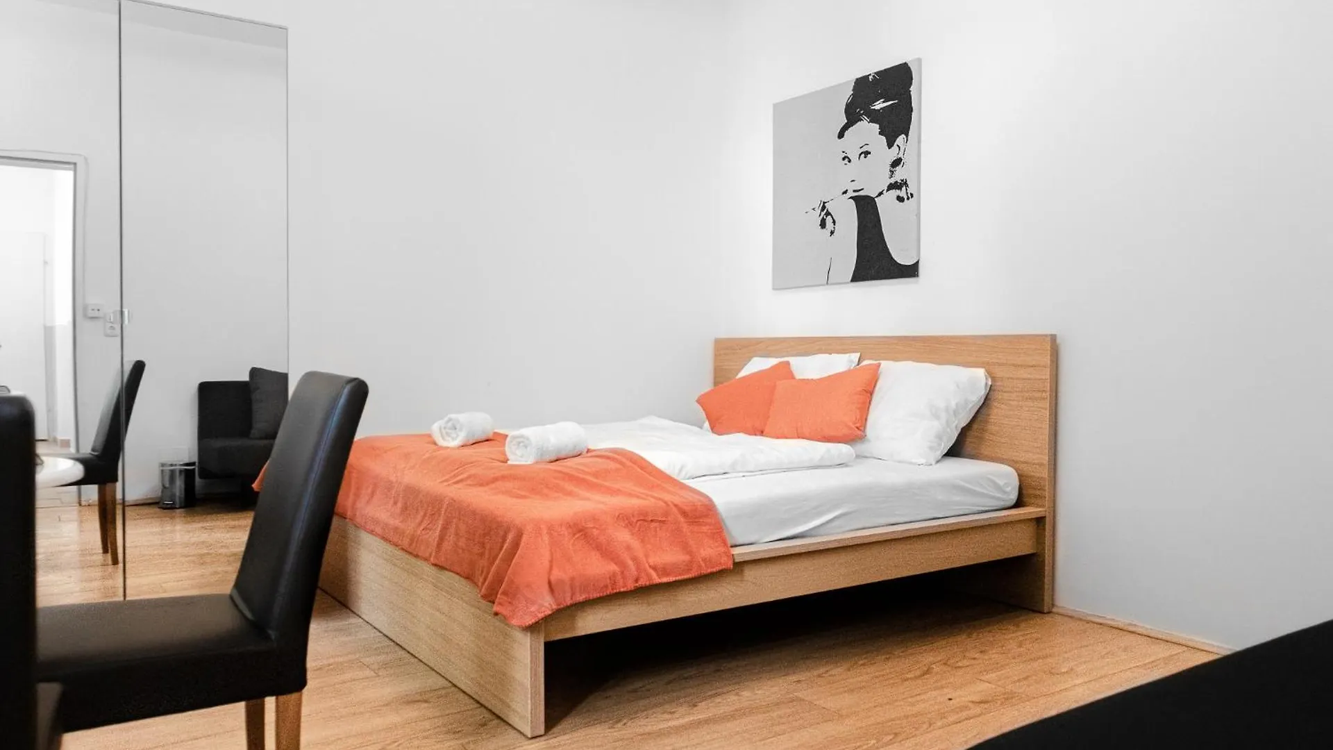 Lovely 2Br Shared Apartment, Enkplatz U3, 15Min To Center Viena